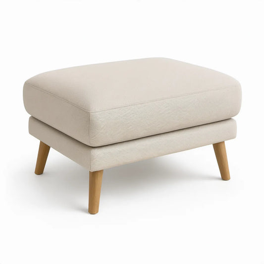 Polstret fodskammel i beige polyester med ben i massiv eg, 70 x 55 x 45 cm
